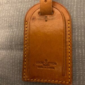 Luis Vuitton luggage tag